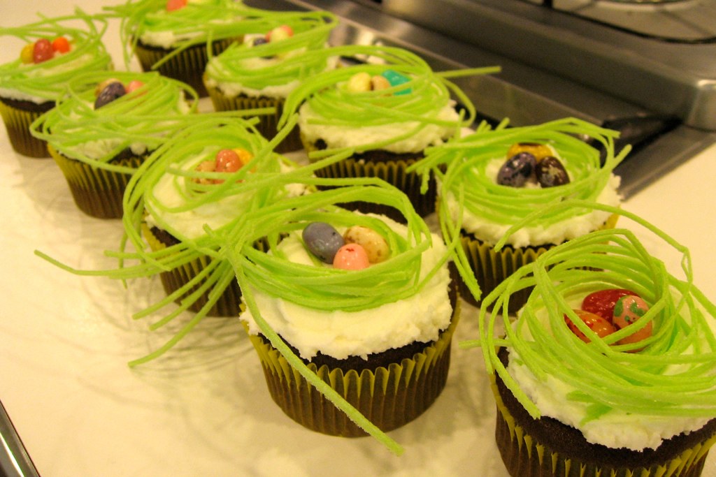 easter grass cupcakes easter cupcakes with edible grass an… Flickr