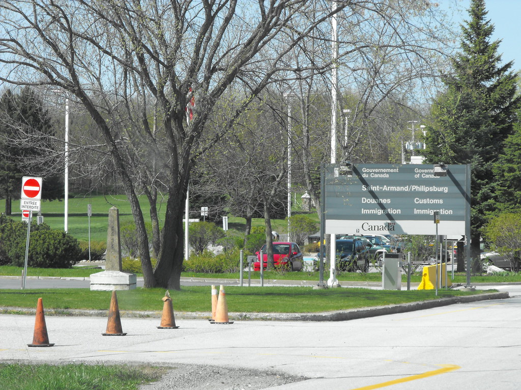 About to enter Canada STARMAND/PHILIPSBURG Canadian Custo… Flickr