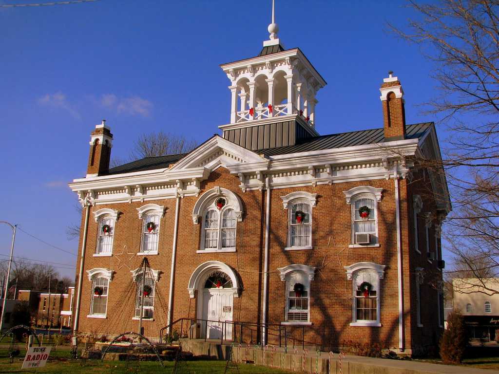 Coffee County Courthouse at Christmas This Courthouse in M… Flickr