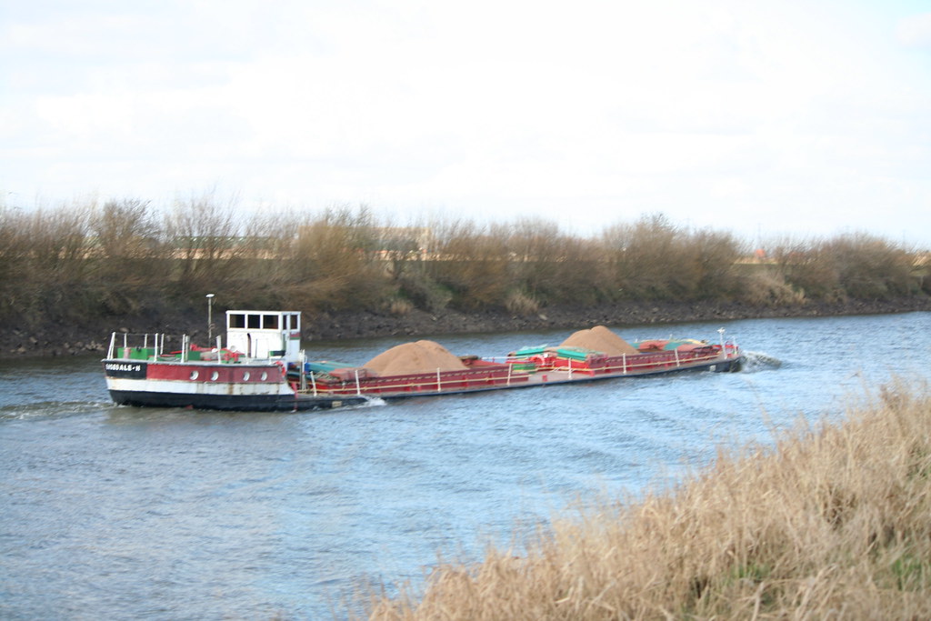 Gravel Barge, Walkerith Philip Sizer Flickr