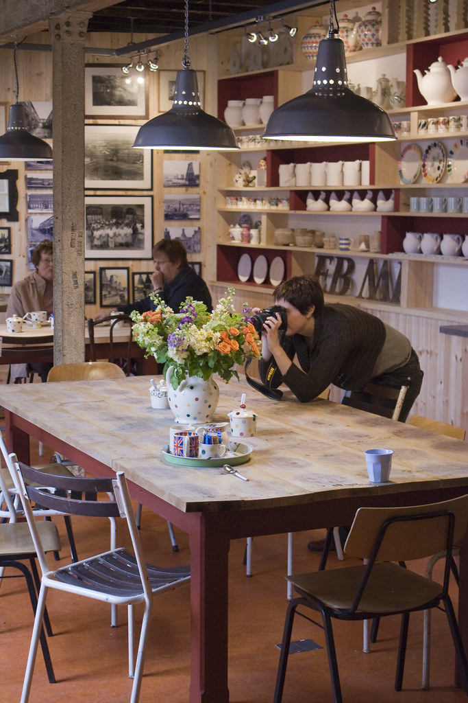 The new kitchen/cafe Emma Bridgewater The photographer is… Flickr