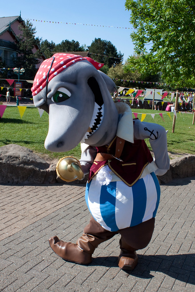 Meeting Fin the Shark Alton Towers Resort, Saturday 22nd M… Flickr