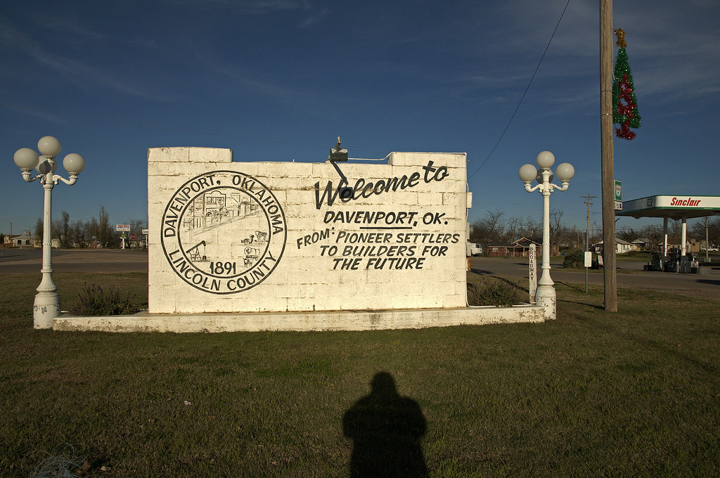 to Davenport Route 66 Davenport, Oklahoma USA Bob