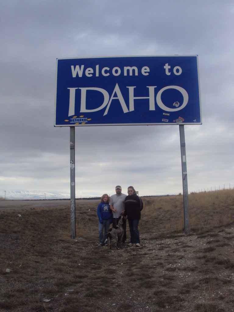 Idaho State Line We took this on our way in. It was a welc… Flickr
