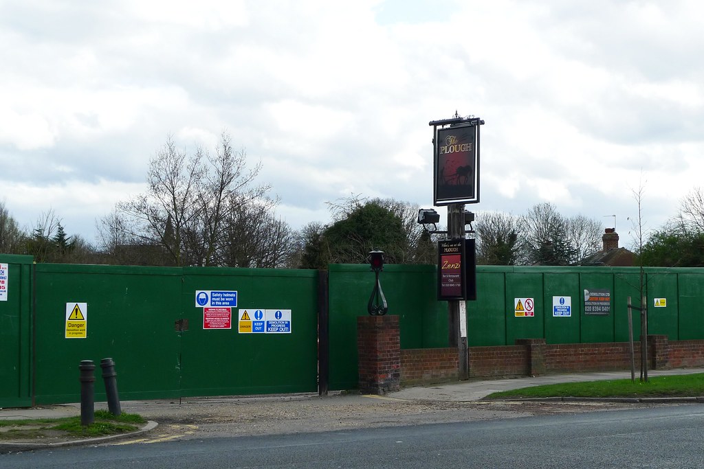 Plough, Northolt, UB5 Nothing remains of this former Fulle… Flickr