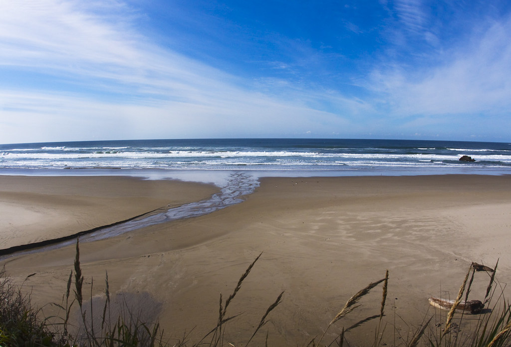 coast sand & surf South of Canon Beach, Oregon Heidi Gross Flickr