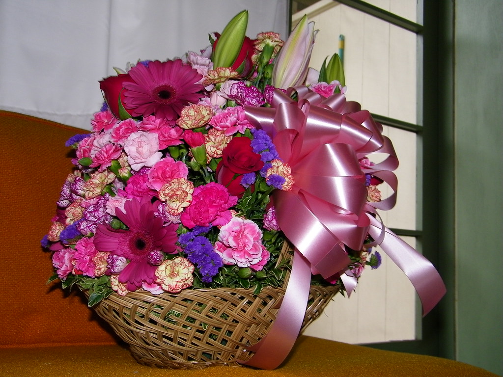 gift flowers From Jr Lou and T's in HonoluluGreat place t… Flickr