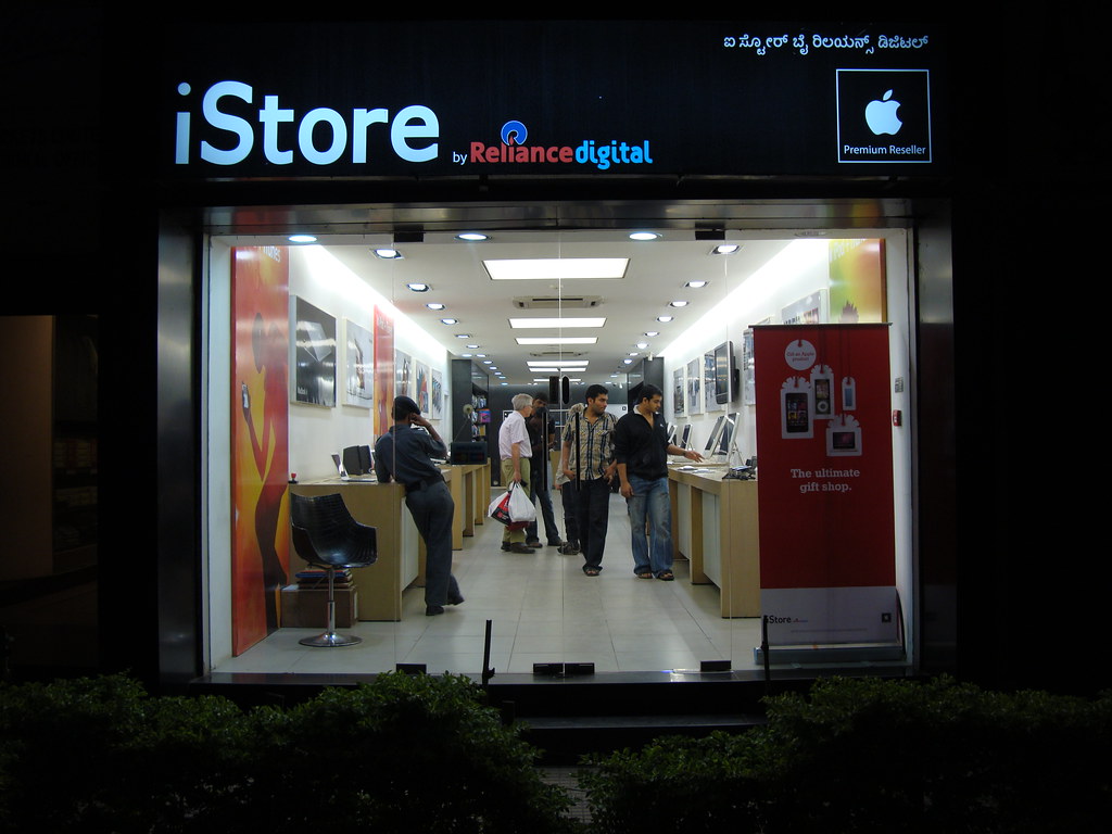 apple store in bangalore they're getting excited about the… Flickr