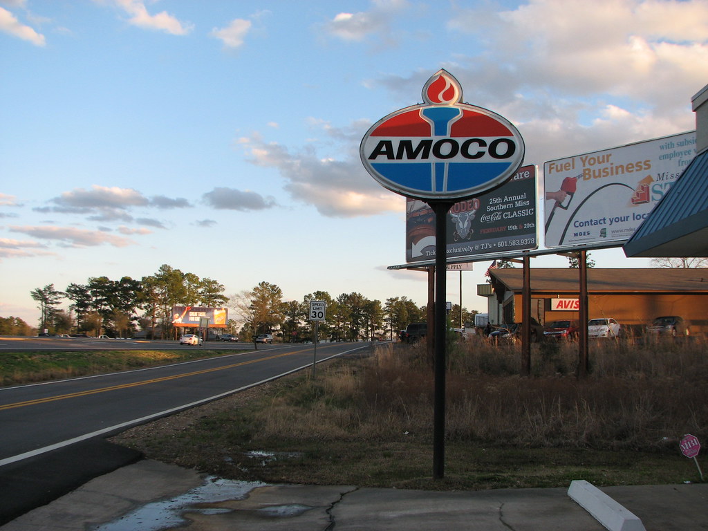 Last Amoco? AMOCO sign along US 49 in Hattiesburg, MS. Thi… Flickr