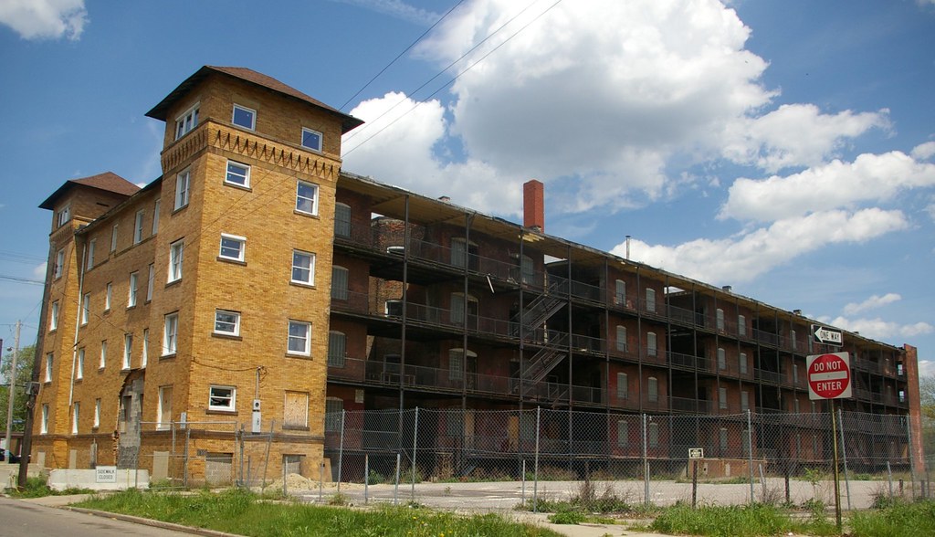 Alhambra apartment building 8602 Wade Park Avenue, Clevela… Flickr