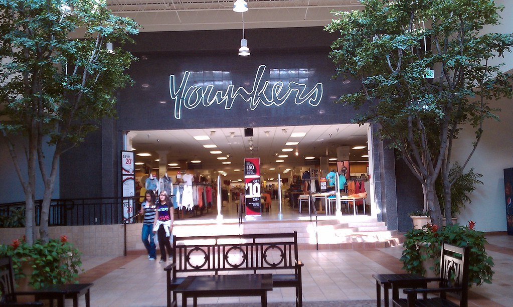 College Square Mall Cedar Falls (Waterloo), Iowa Younk… Flickr