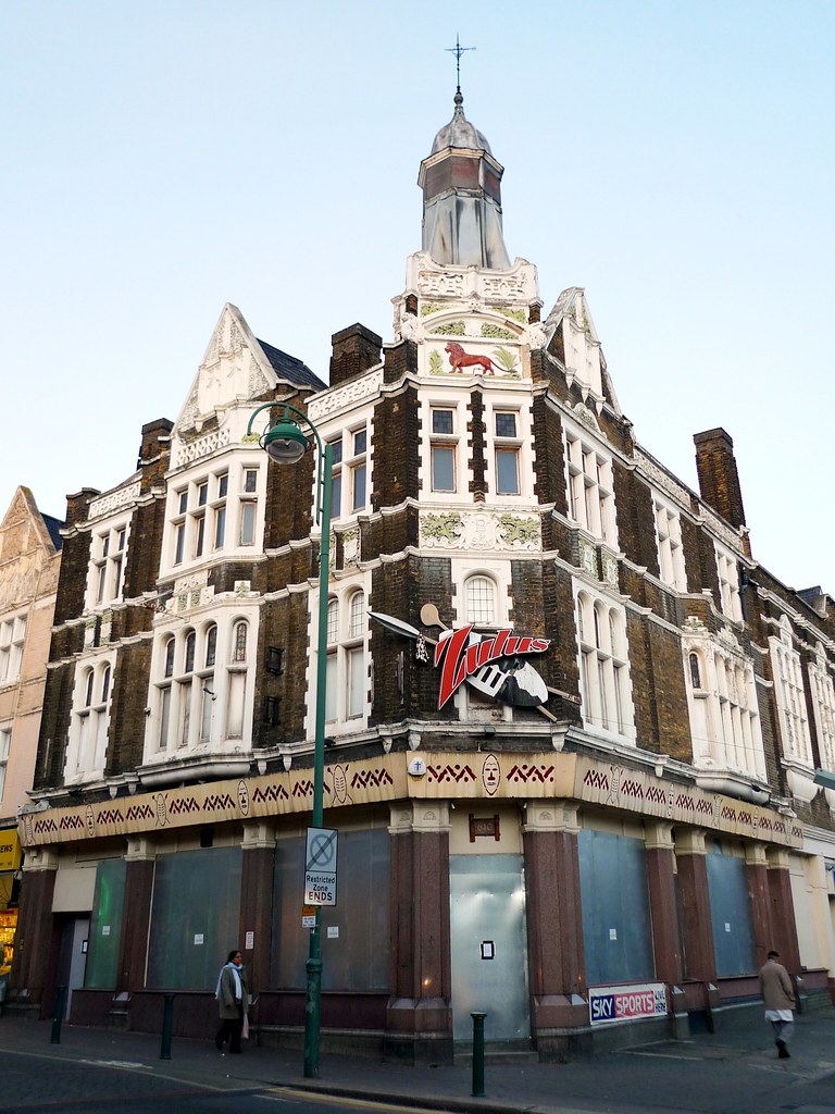 Zulu's, Leytonstone, E11 Large old pub, once the Red Lion … Flickr