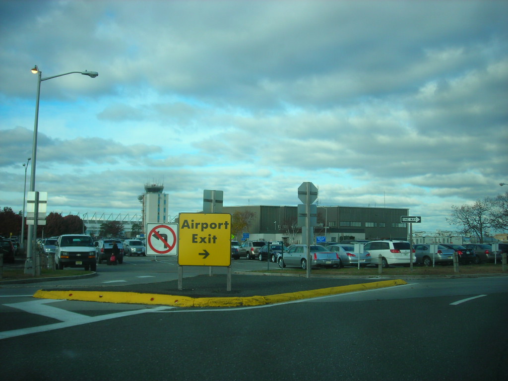 Long Island MacArthur Airport Long Island MacArthur Airpor… Flickr