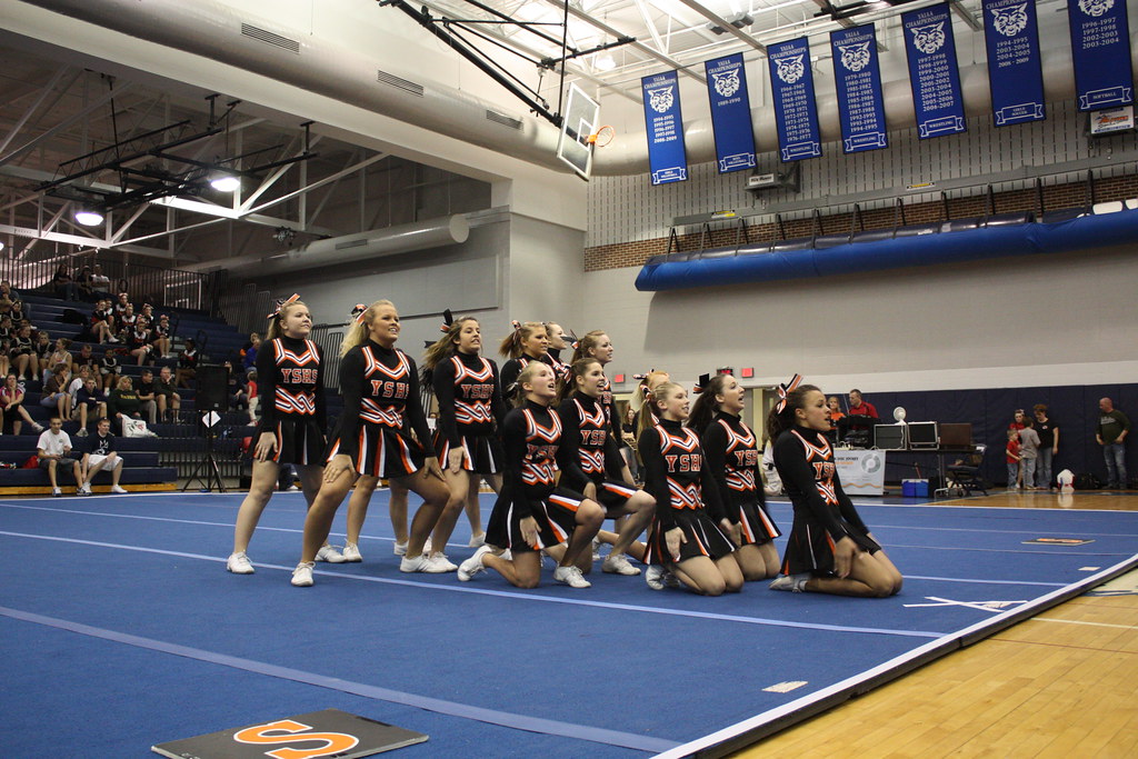 York Suburban High School Cheerleaders 2010 YAIAA Cheerl… Flickr