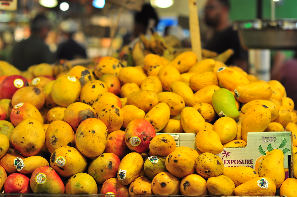 Mangos Los Angeles Grand Central Market Fruit for sale a… Flickr