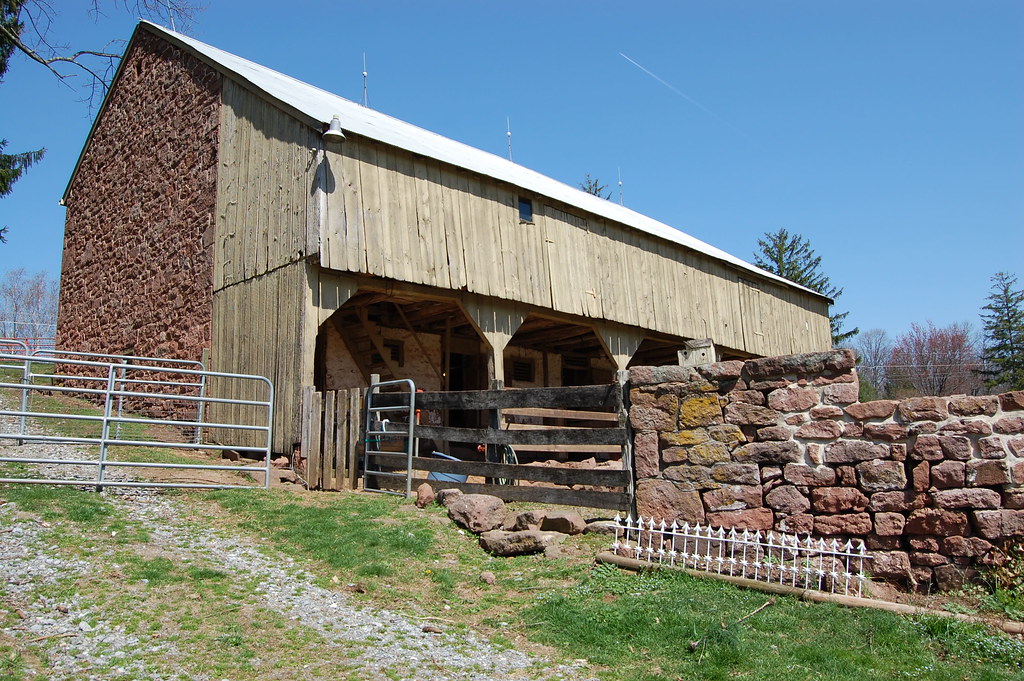 Stafford Farm 2010 There is another out building on the hi… Flickr