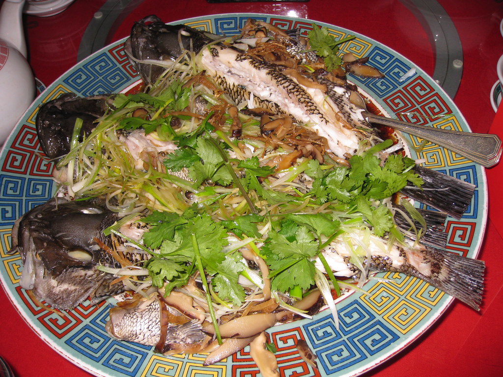 sea bass with ginger and scallions blogged. mamichan Flickr