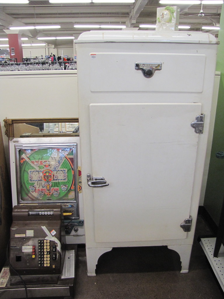 Vintage Westinghouse fridge at Goodwill If I didn't alread… Flickr
