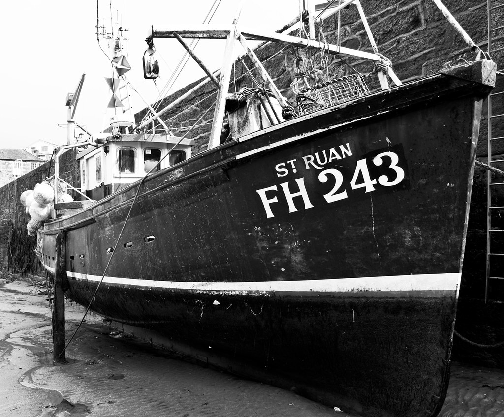 Cornwall, Porthleven16 A fishing boat in Porthleven harbo… Flickr