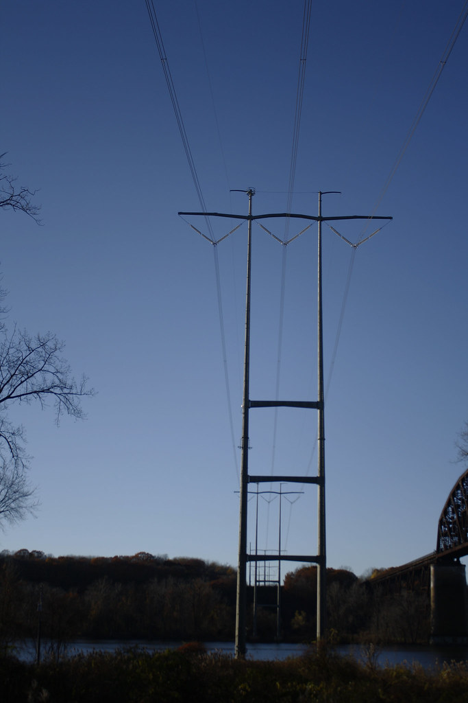 Transmission lines across the Hudson The east and west ban… Flickr