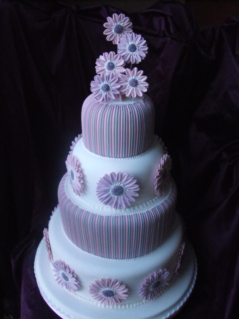 WEDDING CAKE GRIMSBY Modern CANDY STRIPE WEDDING CAKE matc… Flickr