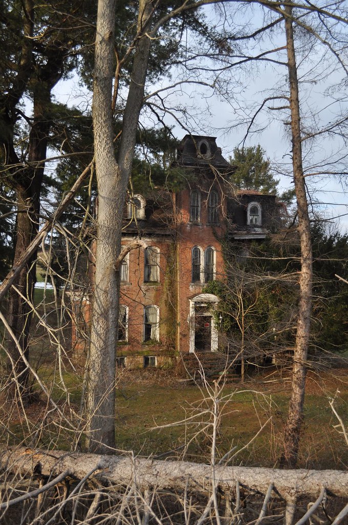 PA Mystery House 1 Spotted this magnificently spooky and aâ€¦ Flickr