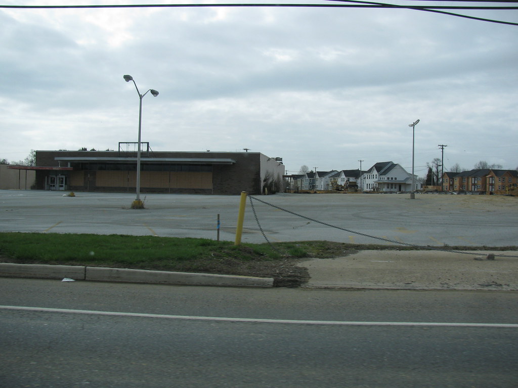 Former Woodstown Acme With McMansions and development encr… Flickr