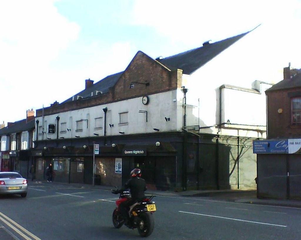 Queens Theatre, Wigan Rd, Ashton in Makerfield, 7.3.14 Flickr