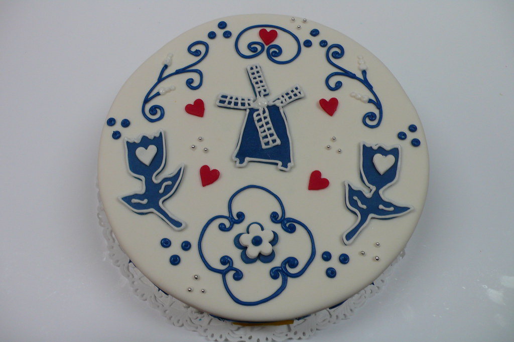 Dutch Birthday Cake Vollendam/Delft tiles cake with clogs … Flickr
