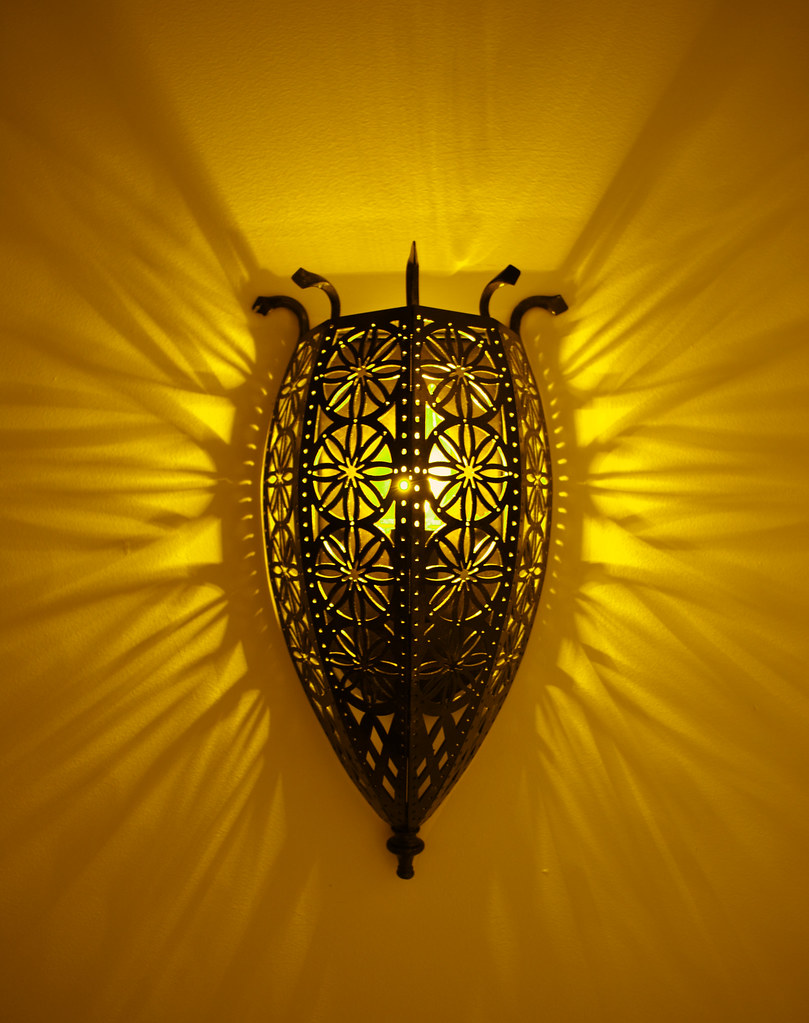 Magic lamp! Came across this beautiful wall lamp adorning … Flickr