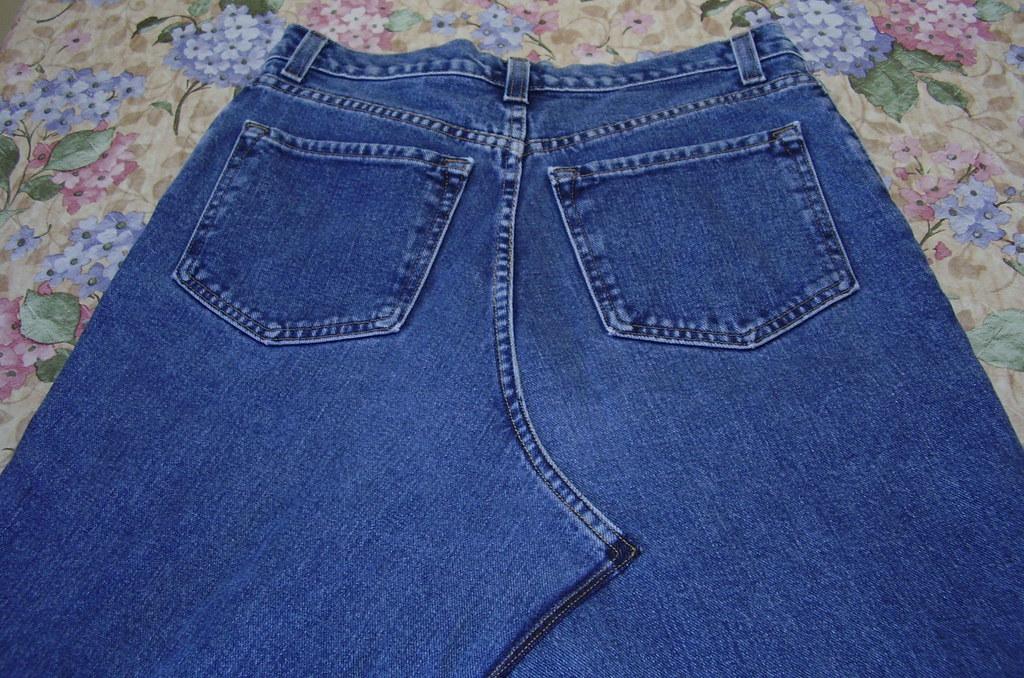 Jean Skirtbackside I made a skirt out of old jeans...it i… Flickr