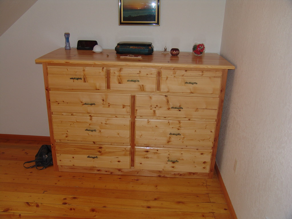 Custom Knotty Pine Dresser This dresser is part of a 5 pie… Flickr
