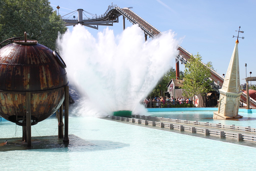 Tidal Wave at Thorpe Park The boat arrives at the bottom o… Flickr