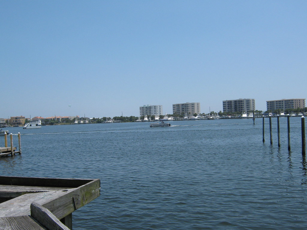 Destin Harbor (2) tlwest70 Flickr