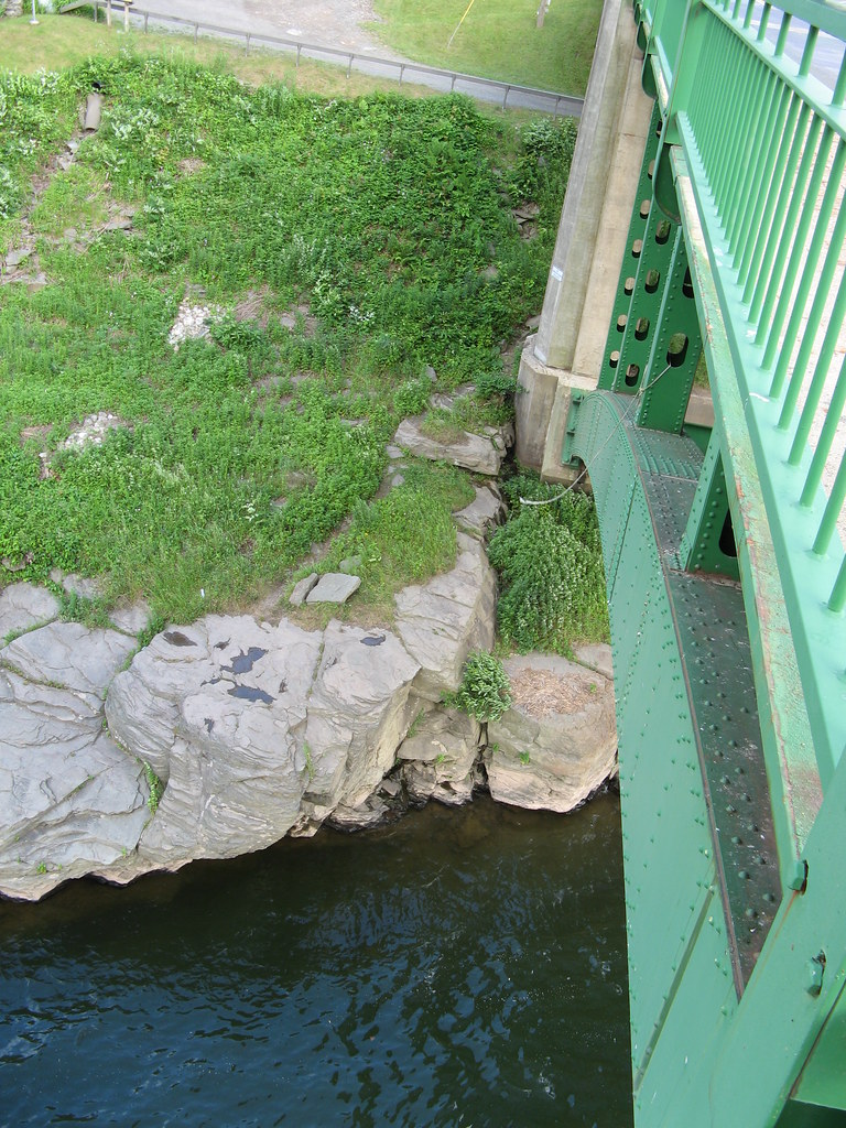 Narrowsburg Bridge Ellen Hyer jumped off the bridge arch a… Flickr