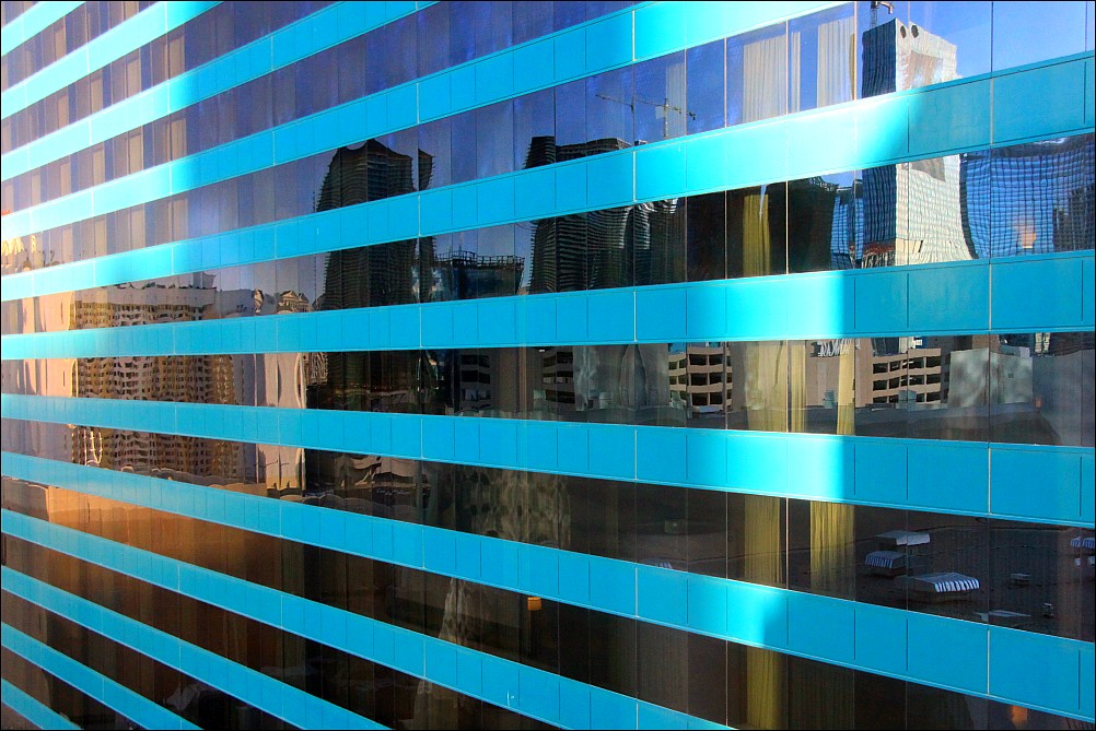 mgm reflection Reflection in the windows of the MGM Grand … Flickr