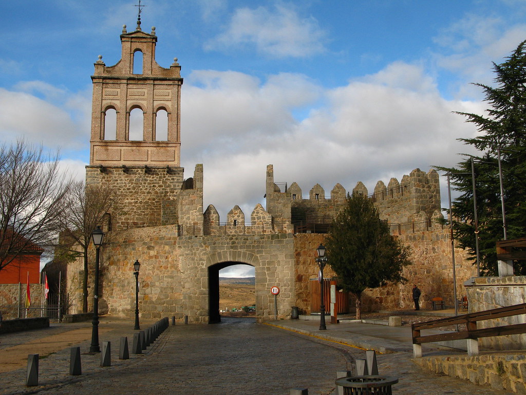 Avila, Spain Founded in the 11th century to protect Spanis… Flickr
