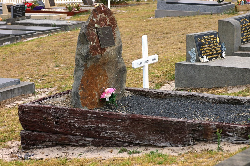 IMGP1203 Eden Historic Cemetery perplexing images Flickr