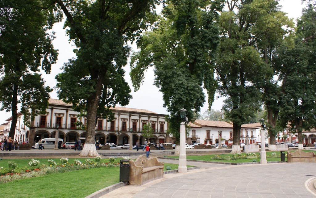 1.7 PLAZA VASCO DE QUIROGA, Pátzcuaro Michoacán CASONAS AL… Flickr