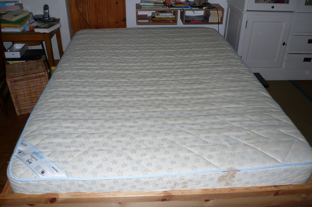 Free Bed IKEA double bed 140 x 200cm mattress, overall di… Flickr