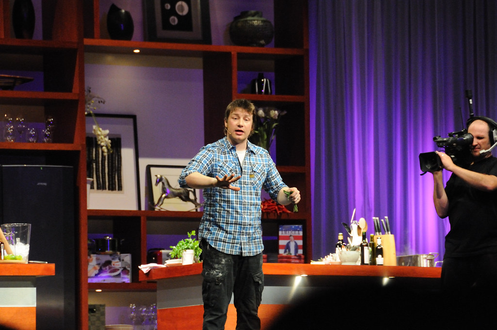 DSC_4919 Jamie Oliver on stage Aaron Lai Flickr