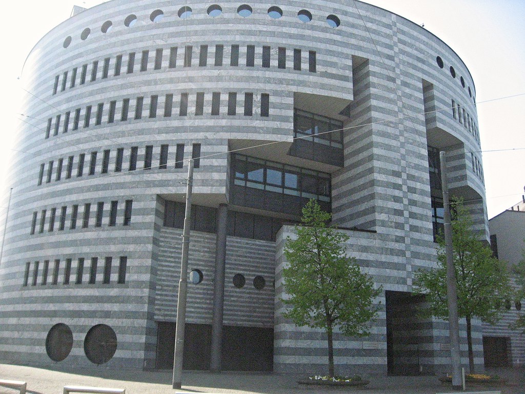 Bank for International Settlements (BIS) (built 1994, see … Flickr