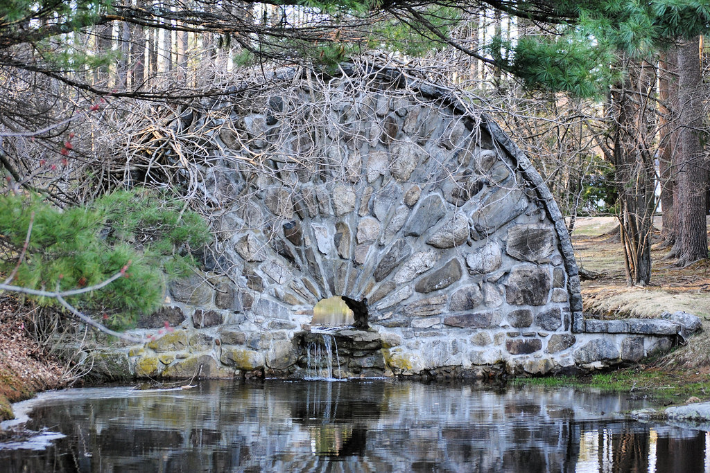 Around the grounds Searles Castle, Windham NH Jezebel_In_Hell Flickr