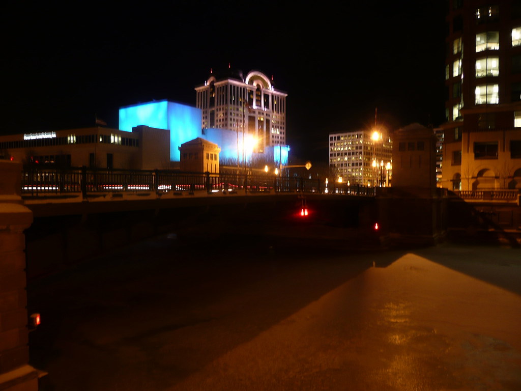 Milwaukee Performing Arts Centrer and the Kilbourne Avenue… Flickr