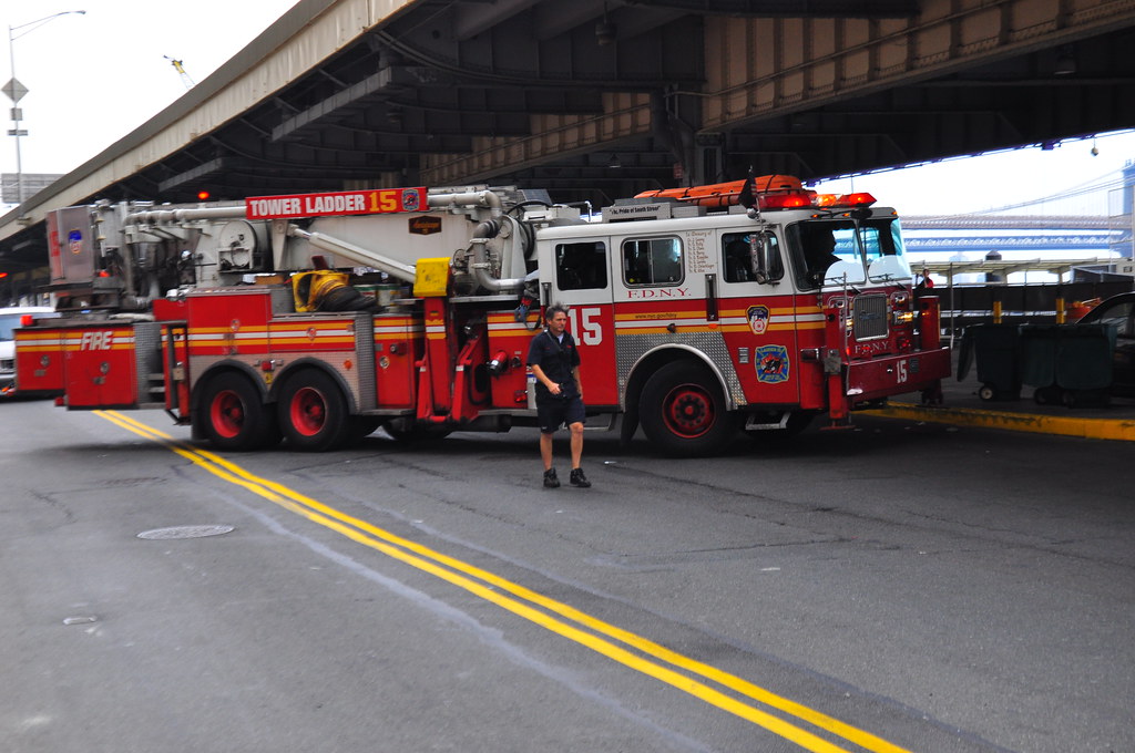 FDNY Tower Ladder 15 1999 Seagrave ST99008 Triborough Flickr