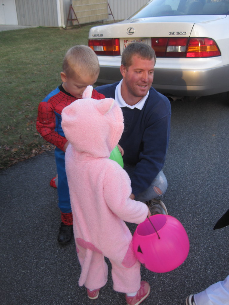 Haw River UMC Trunk or Treat 2010 Getting ready for some c… Flickr