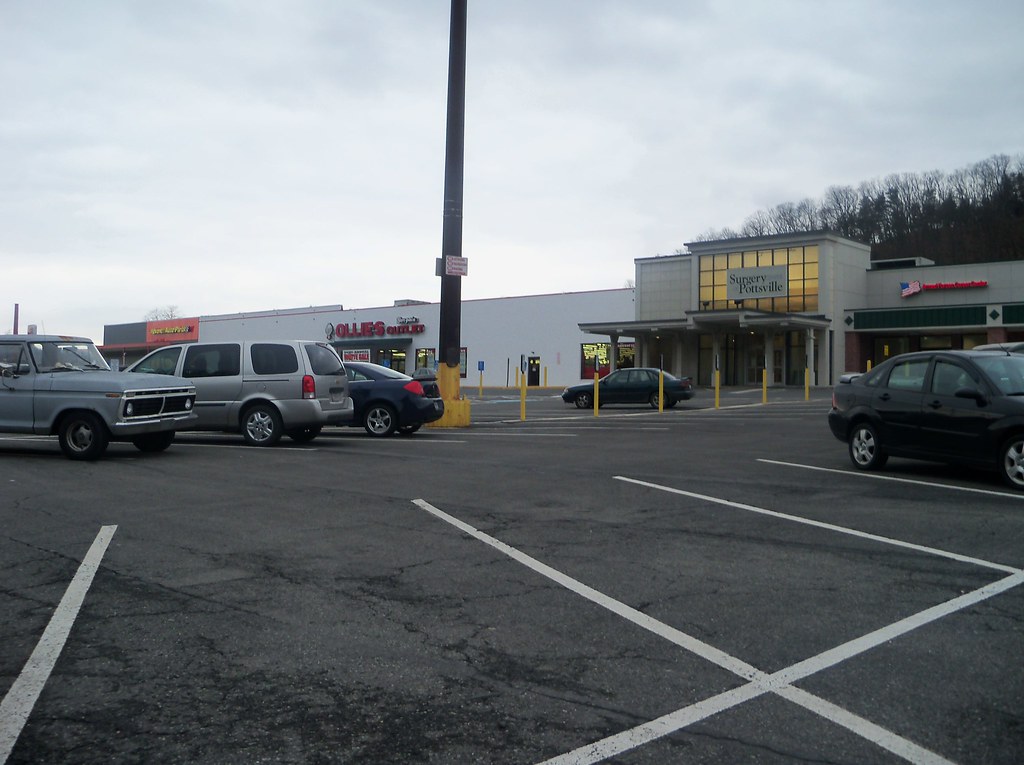 Hill's/ Ames Pottsville, PA Cressona Mall, Rts. 61 & 183… Flickr