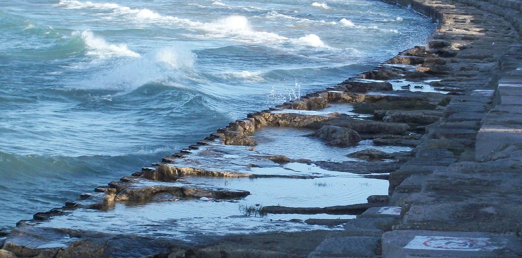 Rough Water Lake Michigan Just north of Wilson Beach. Ch… Flickr