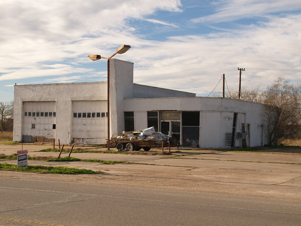 Edna Texas Old small town gas station 2010 Buildings Roads… Flickr