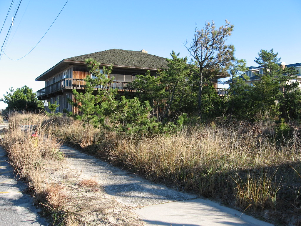 Seashore yard in Delaware The beautiful wooden house farth… Flickr